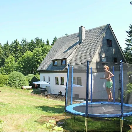 In Neuastenberg Nahe Postwiese