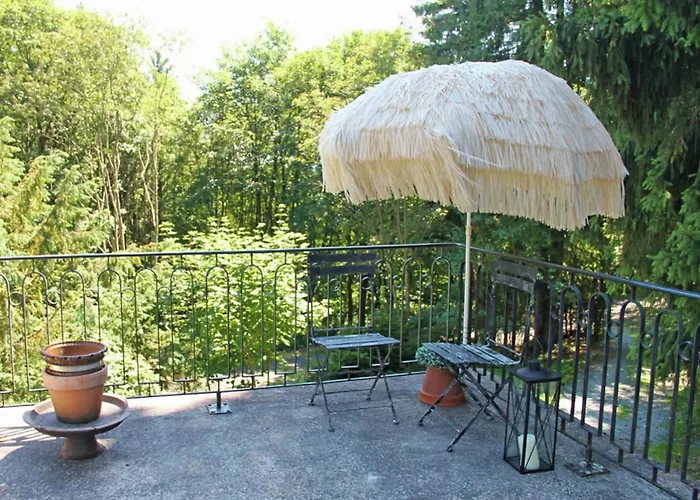 In Neuastenberg Nahe Postwiese Nyaraló *